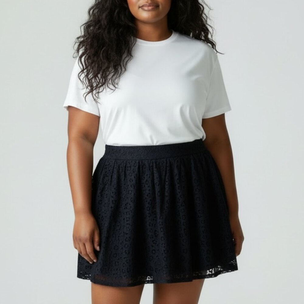 BANANA REPUBLIC BLACK LINED EYELET COTTON MINI SKIRT, SIZE 12, CUTE